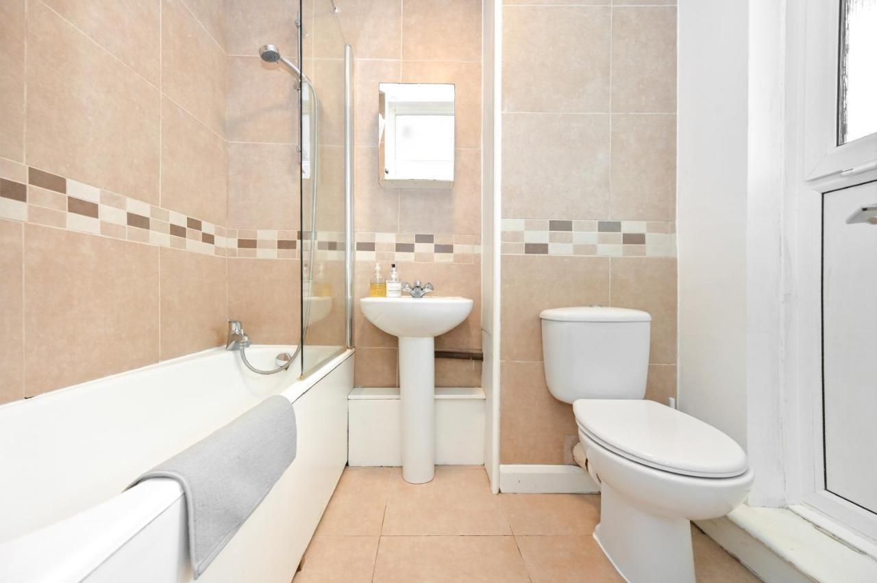 لندن Nice Apartment - Great Portland St, Regents Pk, Euston المظهر الخارجي الصورة