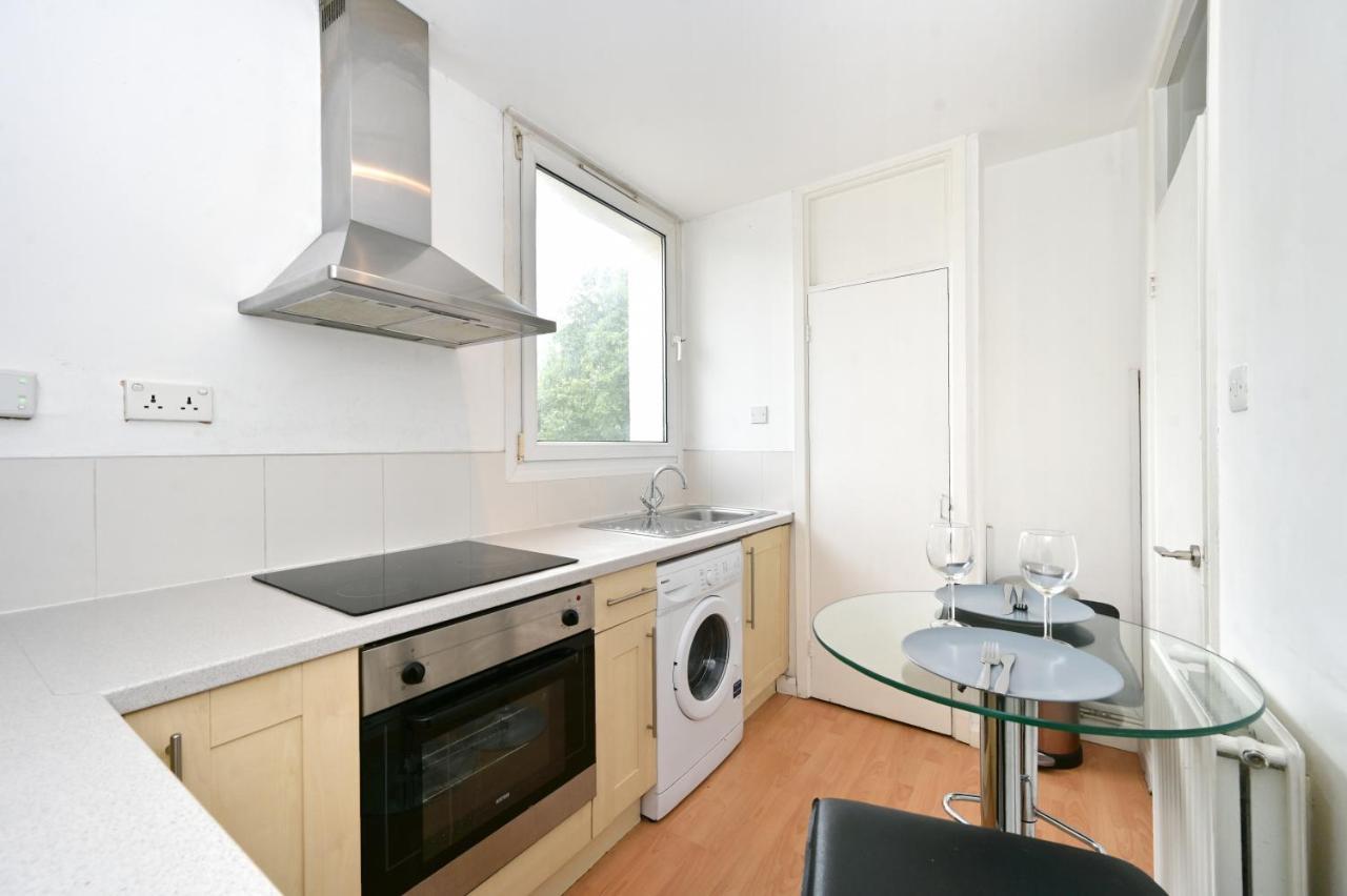 لندن Nice Apartment - Great Portland St, Regents Pk, Euston المظهر الخارجي الصورة