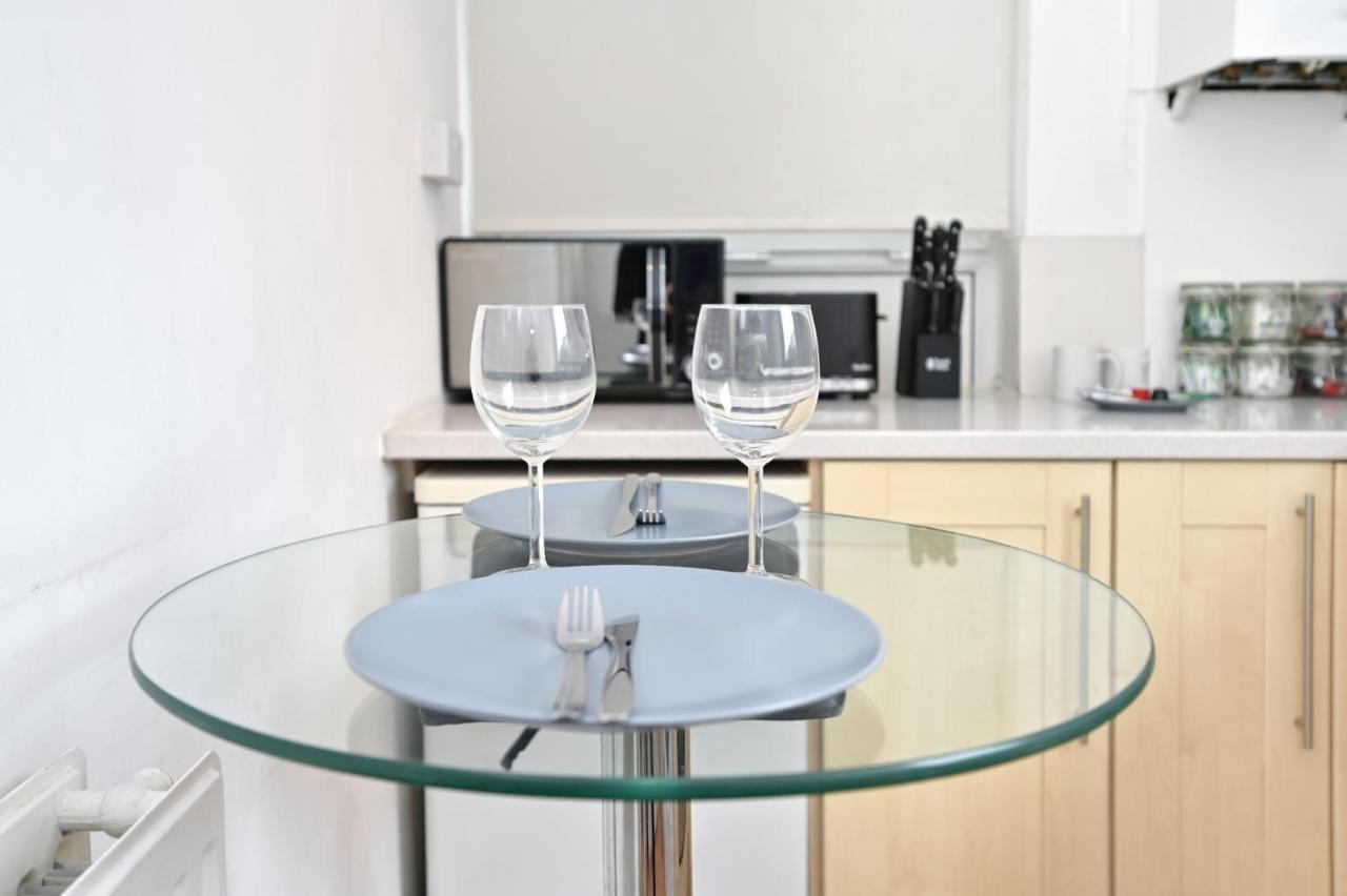 لندن Nice Apartment - Great Portland St, Regents Pk, Euston المظهر الخارجي الصورة