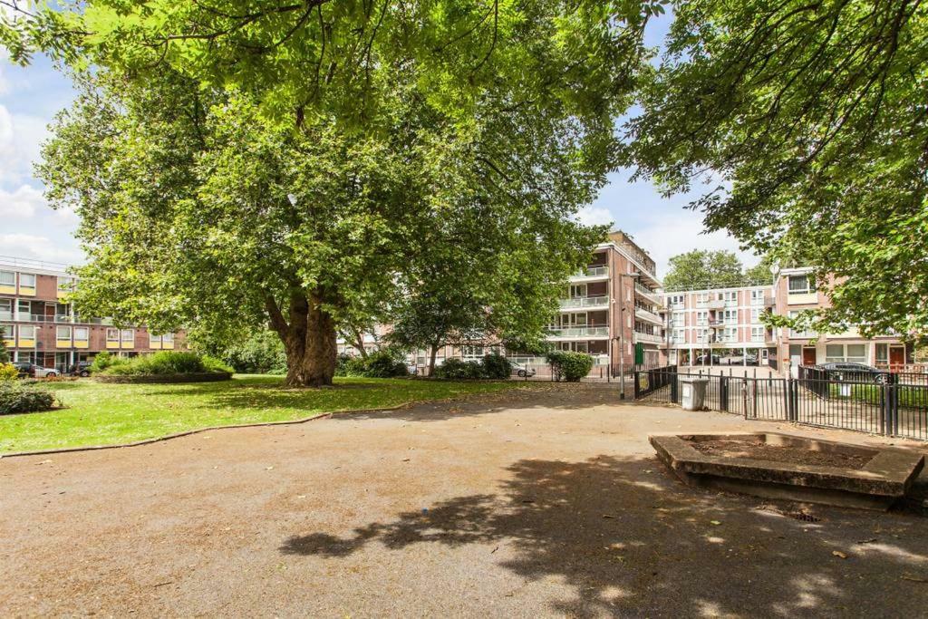 لندن Nice Apartment - Great Portland St, Regents Pk, Euston المظهر الخارجي الصورة